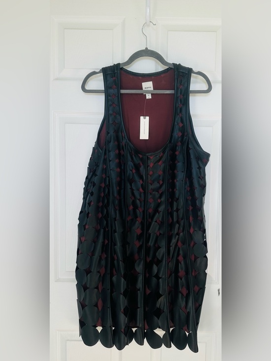 Maeve Dresses & Skirts - Maeve Black Cutout Overlay Tank with Burgundy Lining